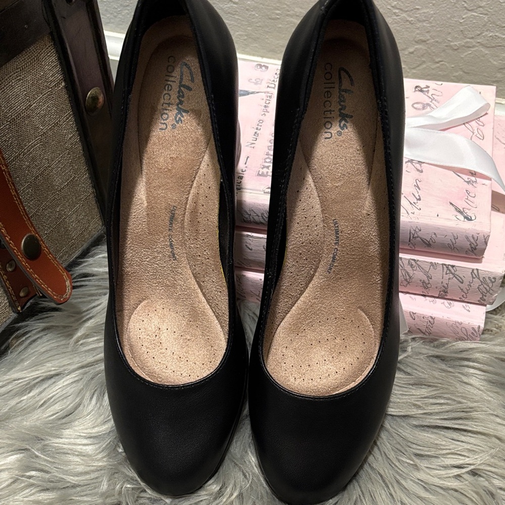 Clarks Women's Black Pumps